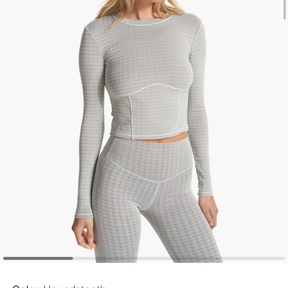 Vuori Long Sleeve Textured Chilled Out Top (S) Houndstooth color - Picture 1 of 4